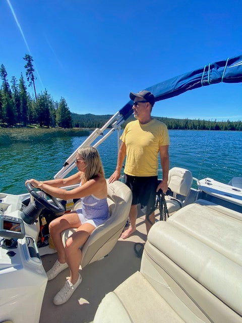 Lake vs. River Boating: Choosing Your Ideal Aquatic Adventure